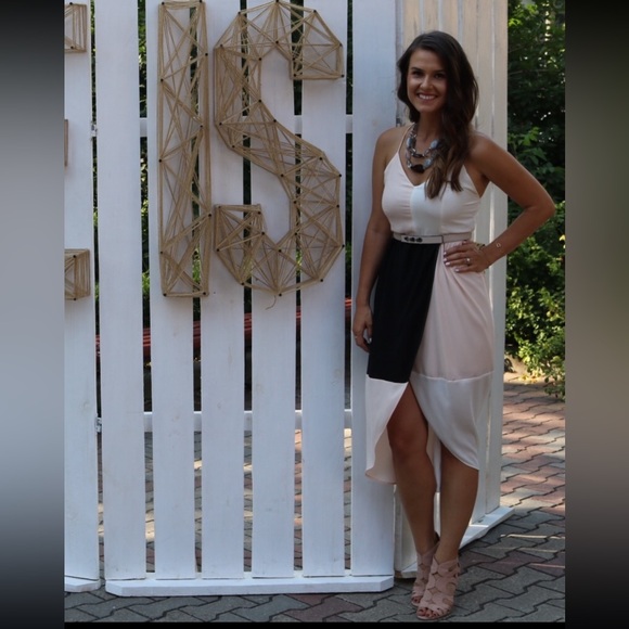 Chic Colorblock Dress - Picture 12 of 14